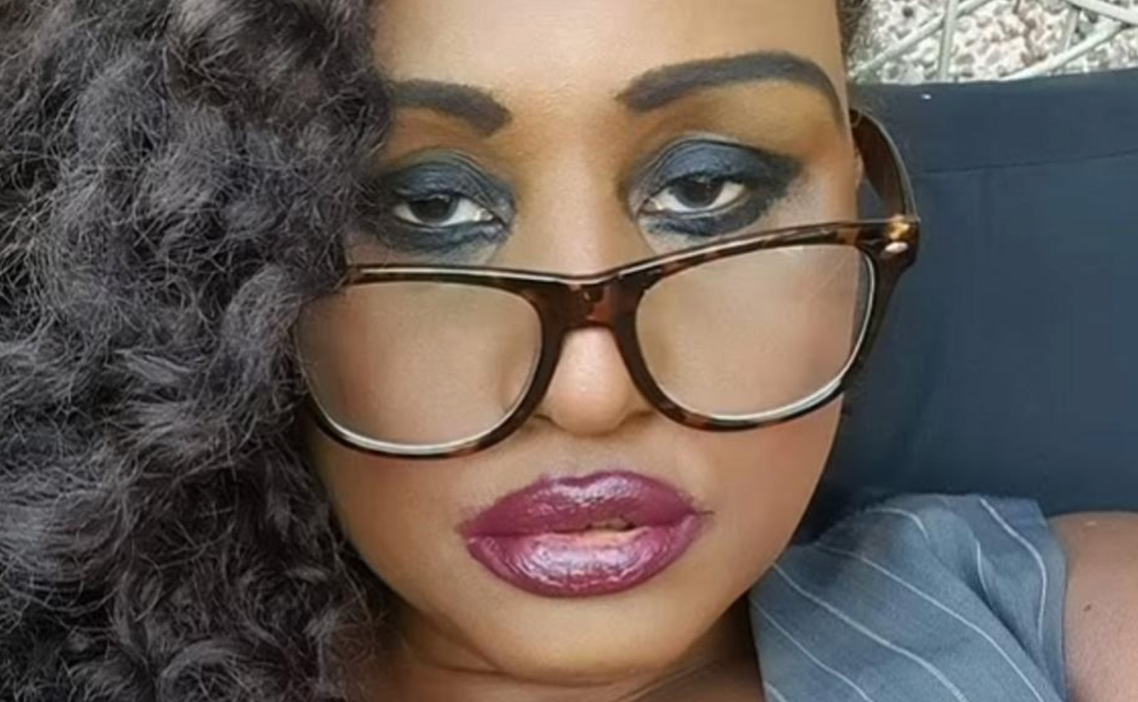 Une femme célibataire depuis 6 ans affirme que sa beauté fait fuir les hommes 