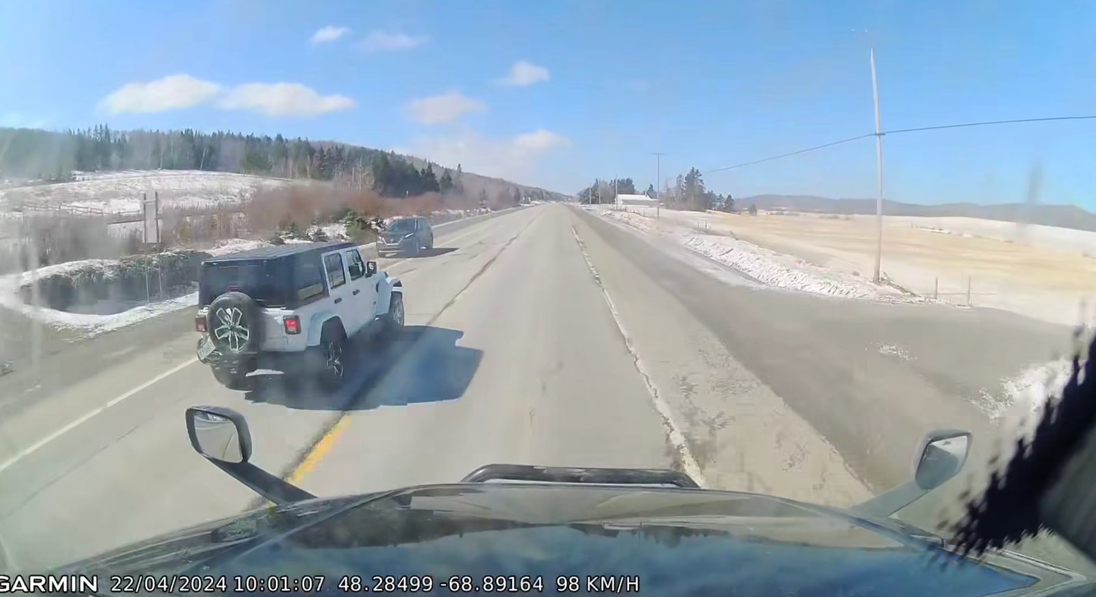 Un camionneur Québécois lance un important message suite à un grave accident évité de justesse