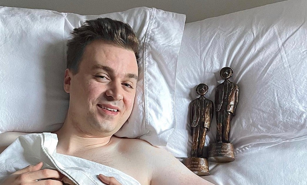Arnaud Soly publie une photo de lui à 13 ans et c'est sa coupe de cheveux qui retient toute l'attention