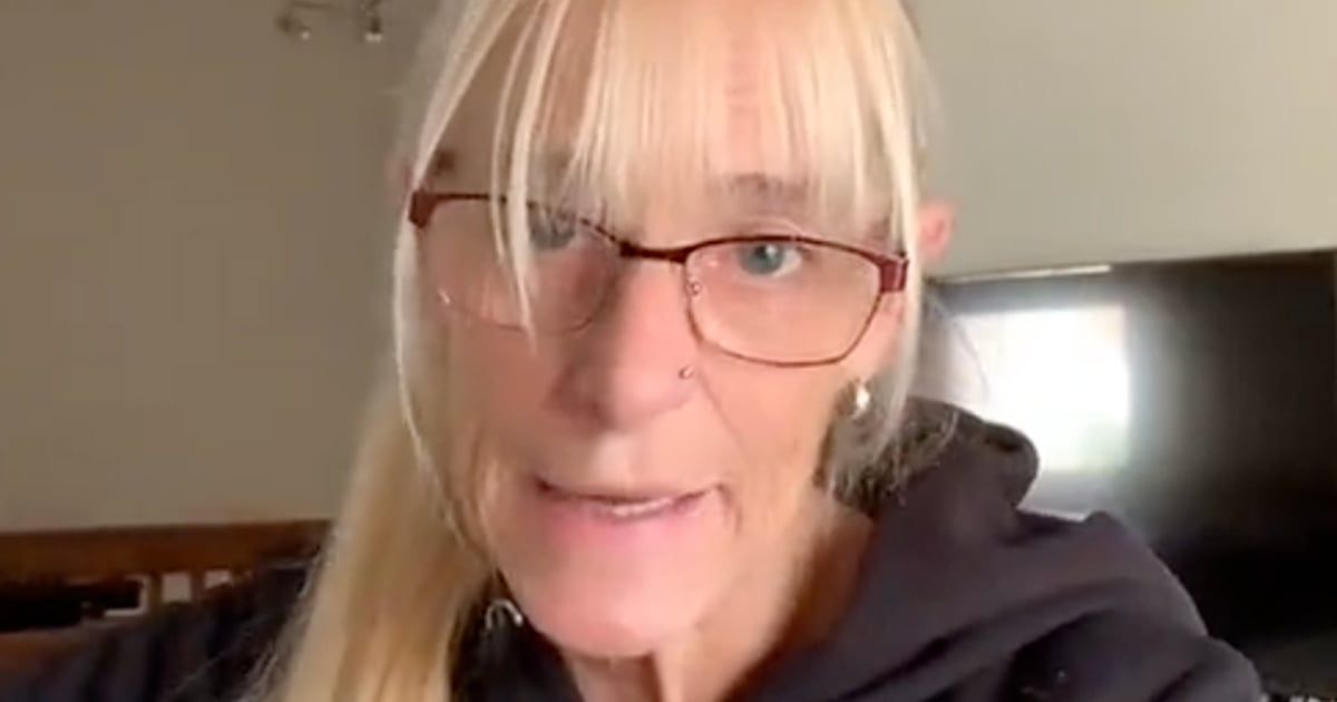 Une serveuse dit sa façon de penser aux clients qui ne laissent pas de pourboire dans une vidéo sans filtre