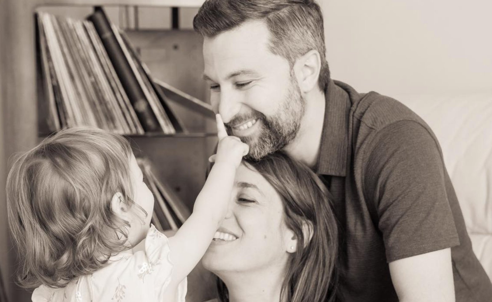 Gabriel Nadeau-Dubois publie une magnifique photo de famille pour souligner une grande annonce