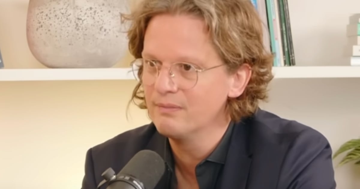 Pierre-Yves McSween explique pourquoi il ne vit pas avec sa blonde