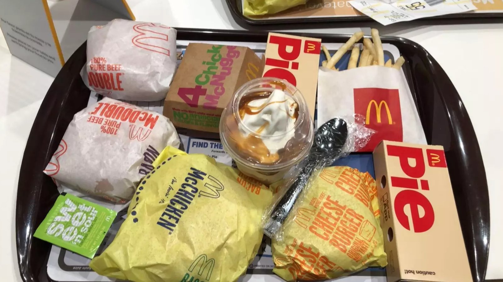 Les internautes font le saut en voyant combien coûtait ce plateau chez McDonald's en 2019.