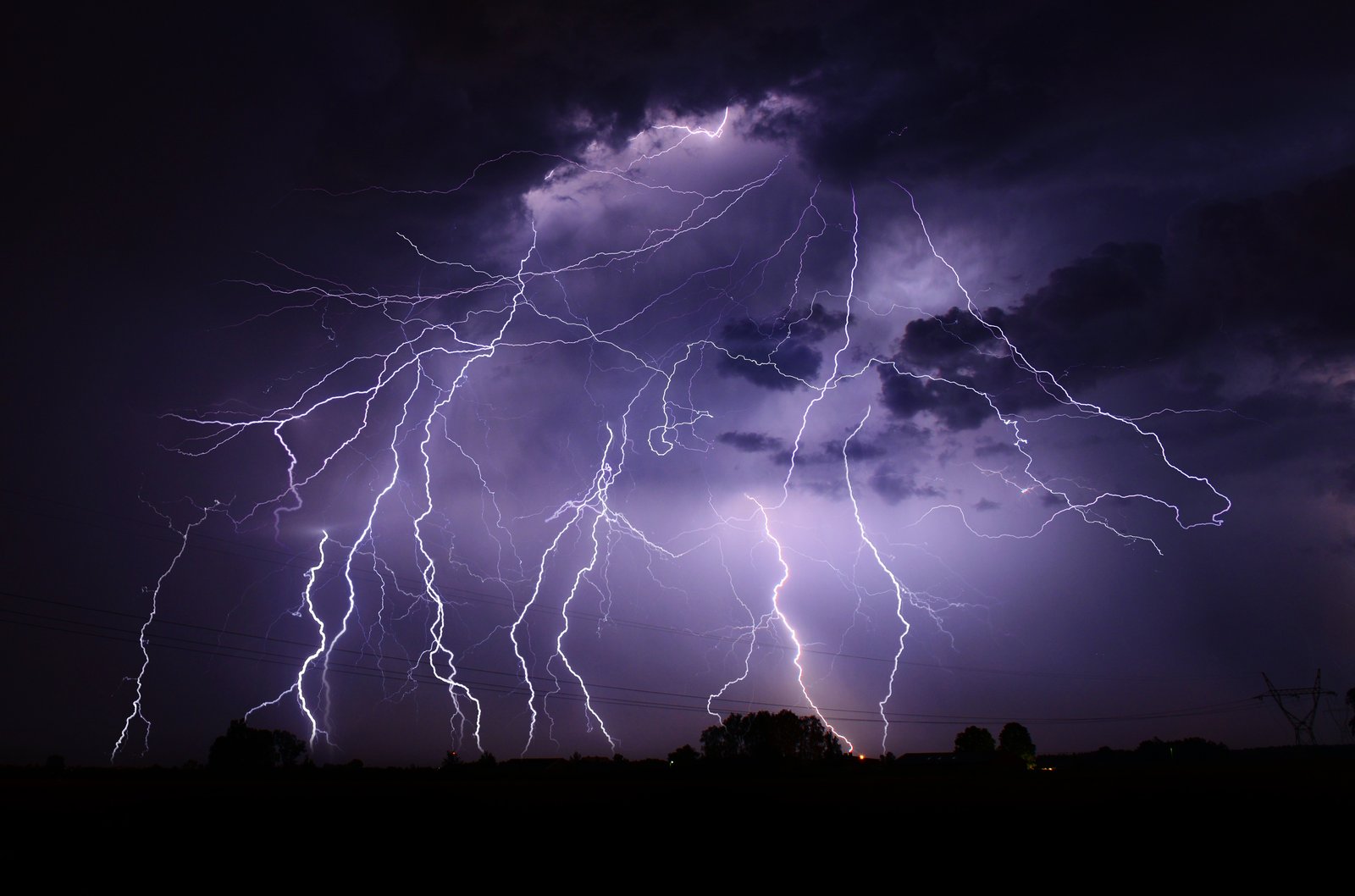 Des orages violents menacent certaines grandes villes du Québec aujourd'hui