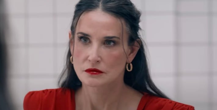 On a vu le nouveau film d'horreur de Demi Moore et on ne le conseille pas aux âmes sensibles!
