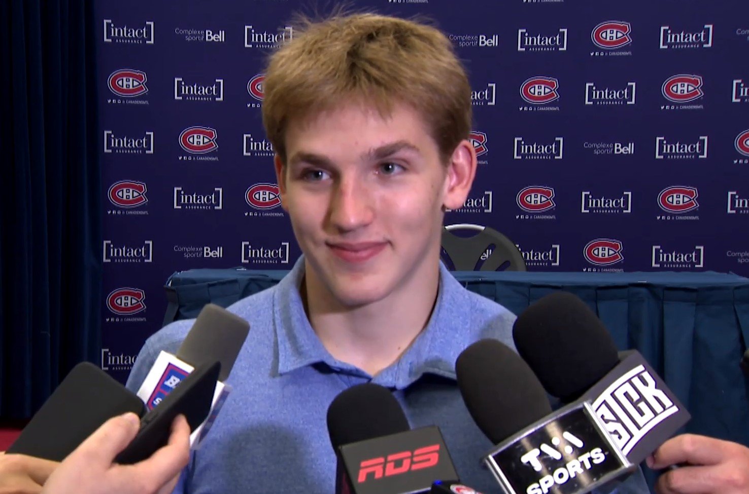 Lane Hutson réagit à la suite de son premier match en carrière dans la LNH