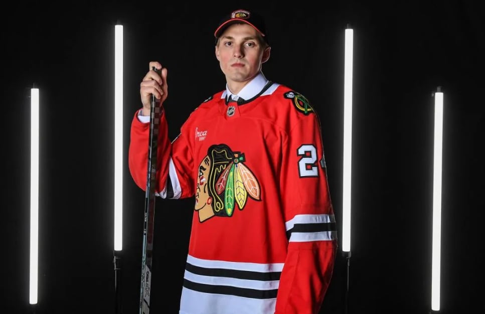 Artyom Levshunov arrive dans la LNH