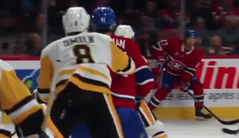 Jonathan Drouin réalise une passe incroyable vers Cole Caufield pour créer l'égalité