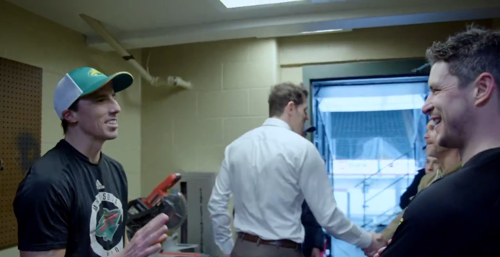 Sidney Crosby et Evgeni Malkin marquent contre Marc-André Fleury lors de leur dernier affrontement à vie