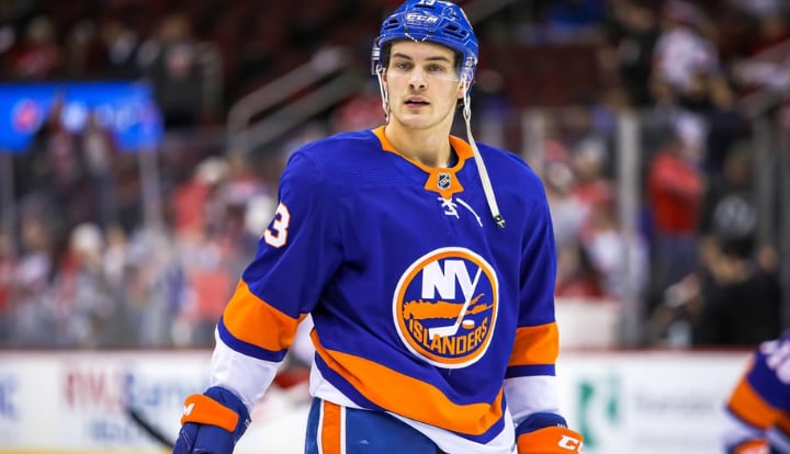 ALERTE POOLERS : Les Islanders perdent les services de Mathew Barzal à long terme