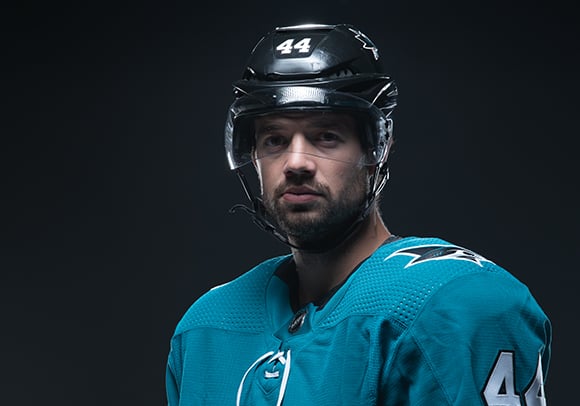 Marc-Édouard Vlasic est en amour avec une journaliste Québecoise