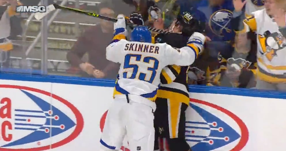 Suspension pour Jeff Skinner