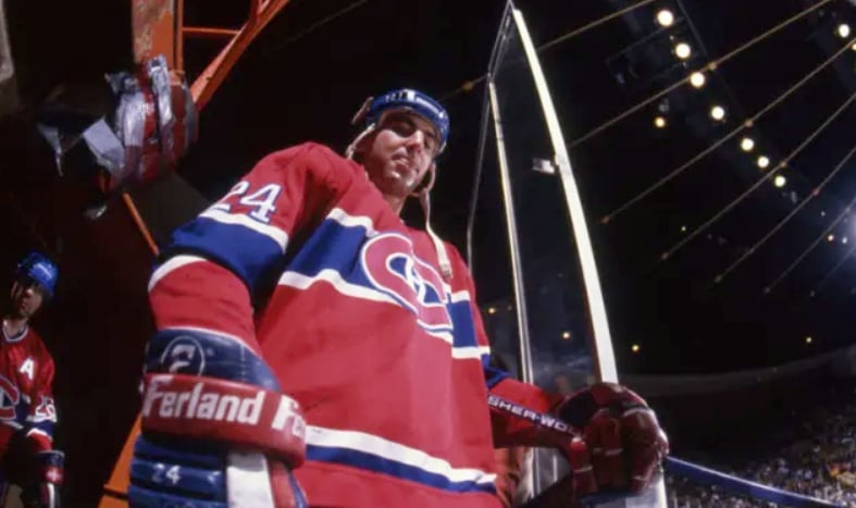 Chris Chelios lance un message à Geoff Molson concernant Lane Hutson