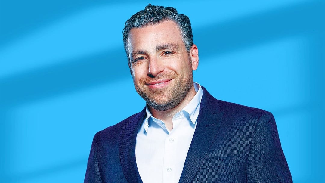 Jeremy Filosa du 98,5 FM est suspendu pour avoir tenu des propos conspirationnistes en ondes