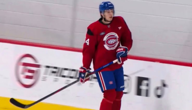 David Reinbacher est de retour sur la glace !