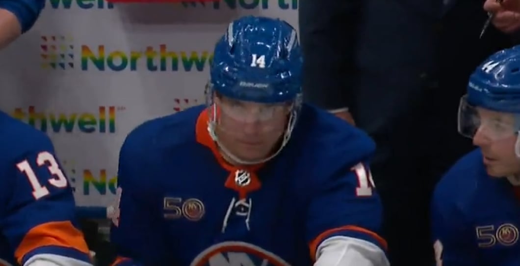 Les partisans des Islanders narguent les Canucks et se font humilier par la suite 