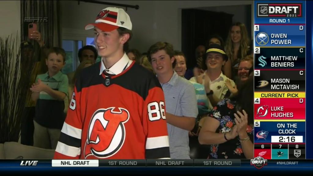 Les Devils annoncent la signature de Luke Hughes