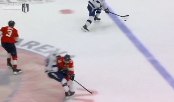La LNH ne punira pas Matthew Tkachuk pour son geste d'hier et explique pourquoi