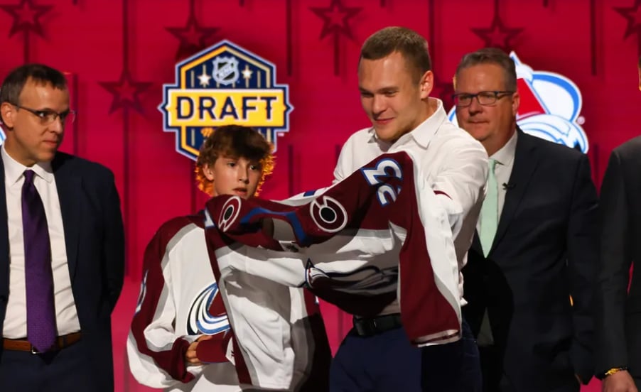 Un choix de 1ère ronde de l'Avalanche ne veut rien savoir d'aller jouer dans la Ligue américaine