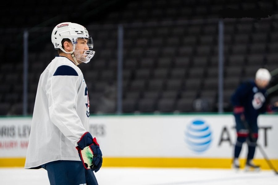 Même s'il doit manger avec une paille, James van Riemsdyk refuse de rater un match