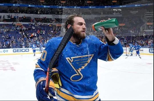 Les Blues échangent Ryan O'Reilly dans une transaction à trois équipes!