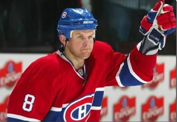 Mike Komisarek de retour dans la LNH