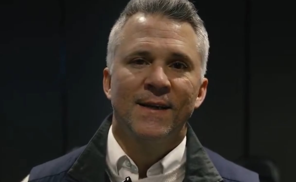 Martin St-Louis félicite Alex Ovechkin suite à son but historique