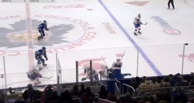 Logan Mailloux démolit un adversaire et jette les gants