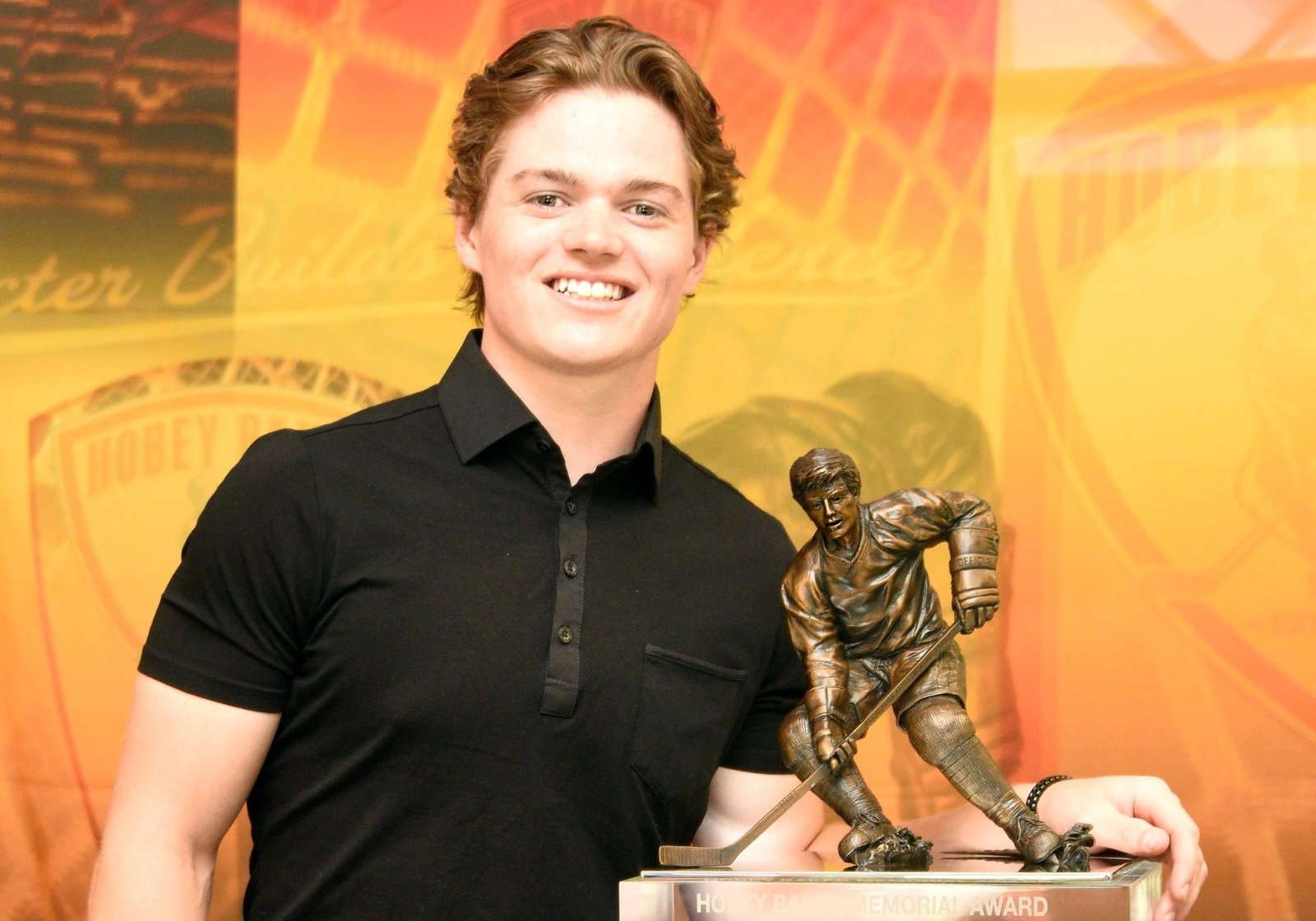 Deux espoirs du Canadien en lice pour le trophée Hobey-Baker