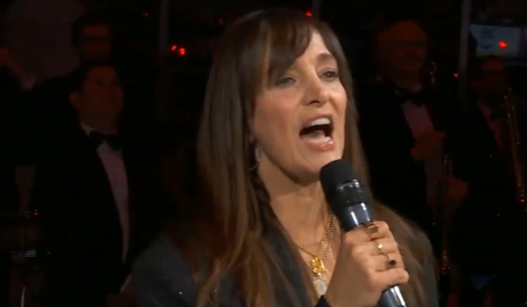 Chantal Kreviazuk a volontairement changé les paroles de l'hymne national en réponse à Donald Trump