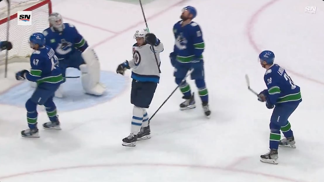 Sean Monahan marque son premier but avec les Jets