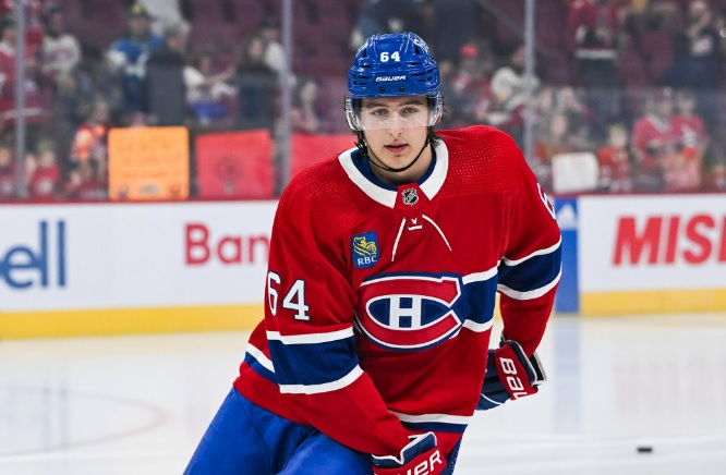 Juraj Slafkovsky conseille David Reinbacher en vue de la pression de Montréal