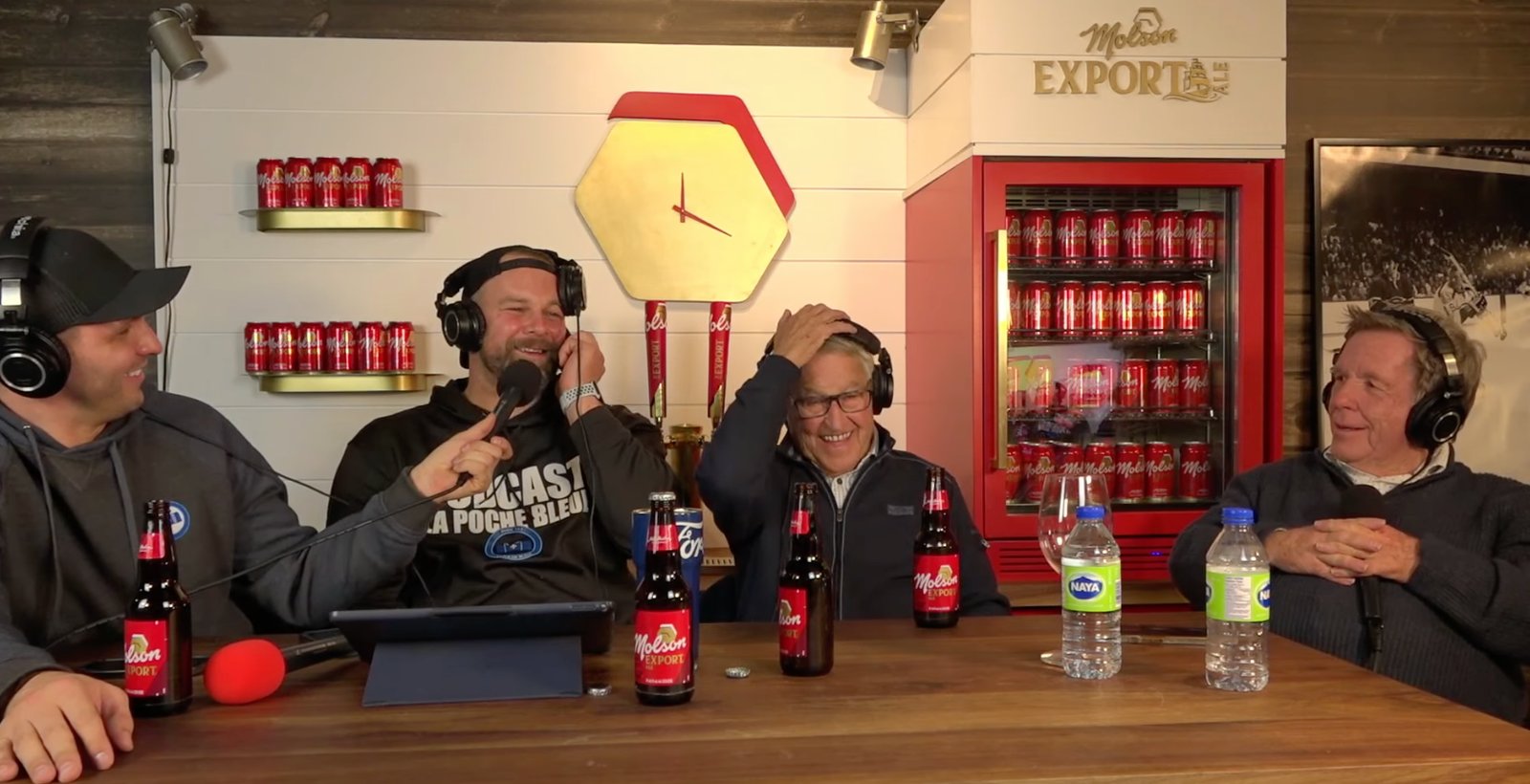 À voir: La femme de Michel Bergeron l'appelle pendant qu'il est en direct et le résultat est hilarant