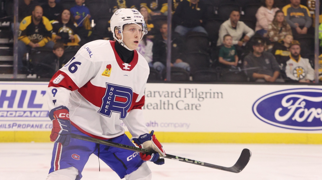 Pascal Vincent lance des fleurs à Adam Engström