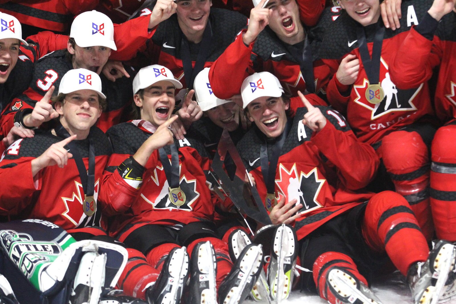 Team Canada remporte la médaille d'or à la coupe Hlinka Gretzky