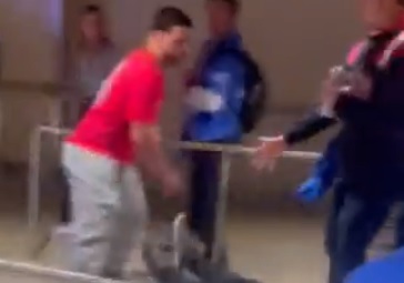 Le suspect qui a lâchement frappé le fan du Lightning est arrêté
