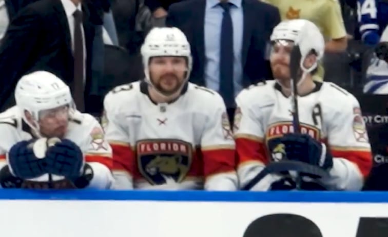 Un micro a capté ce que les les joueurs des Panthers disaient au banc lors de leur victoire contre les Leafs