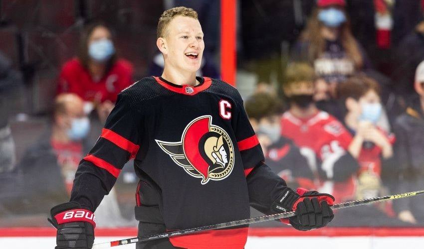 Les Rangers auraient Brady Tkachuk dans leur mire selon Larry Brooks