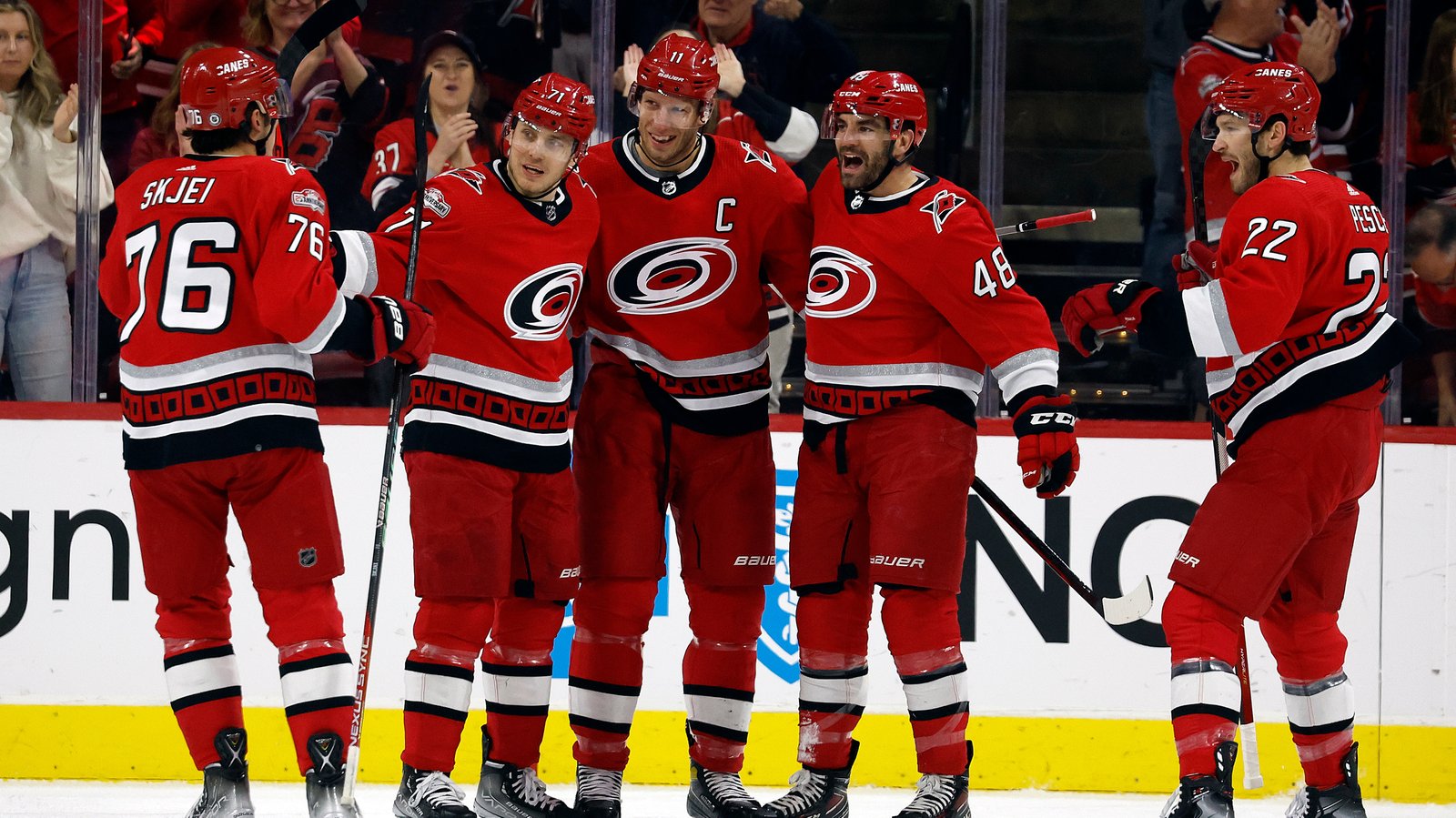 Les Hurricanes sur le point de recevoir du très gros renfort