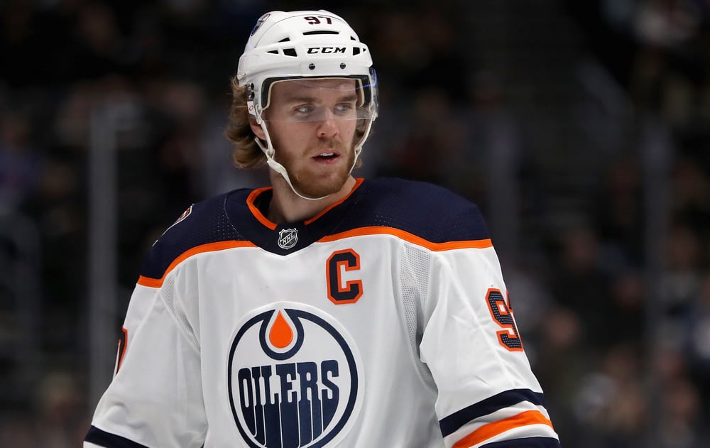 Connor McDavid fait sa marque dans l'histoire de la LNH