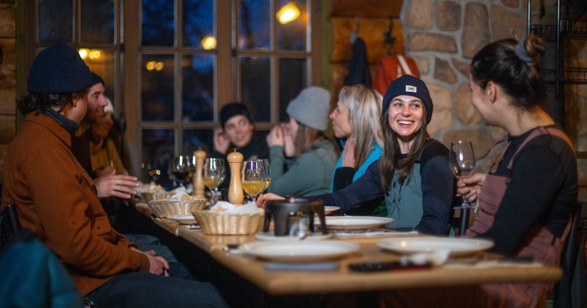 Une expérience hivernale qui vaut le détour: un souper rustique « raquette et fondue »