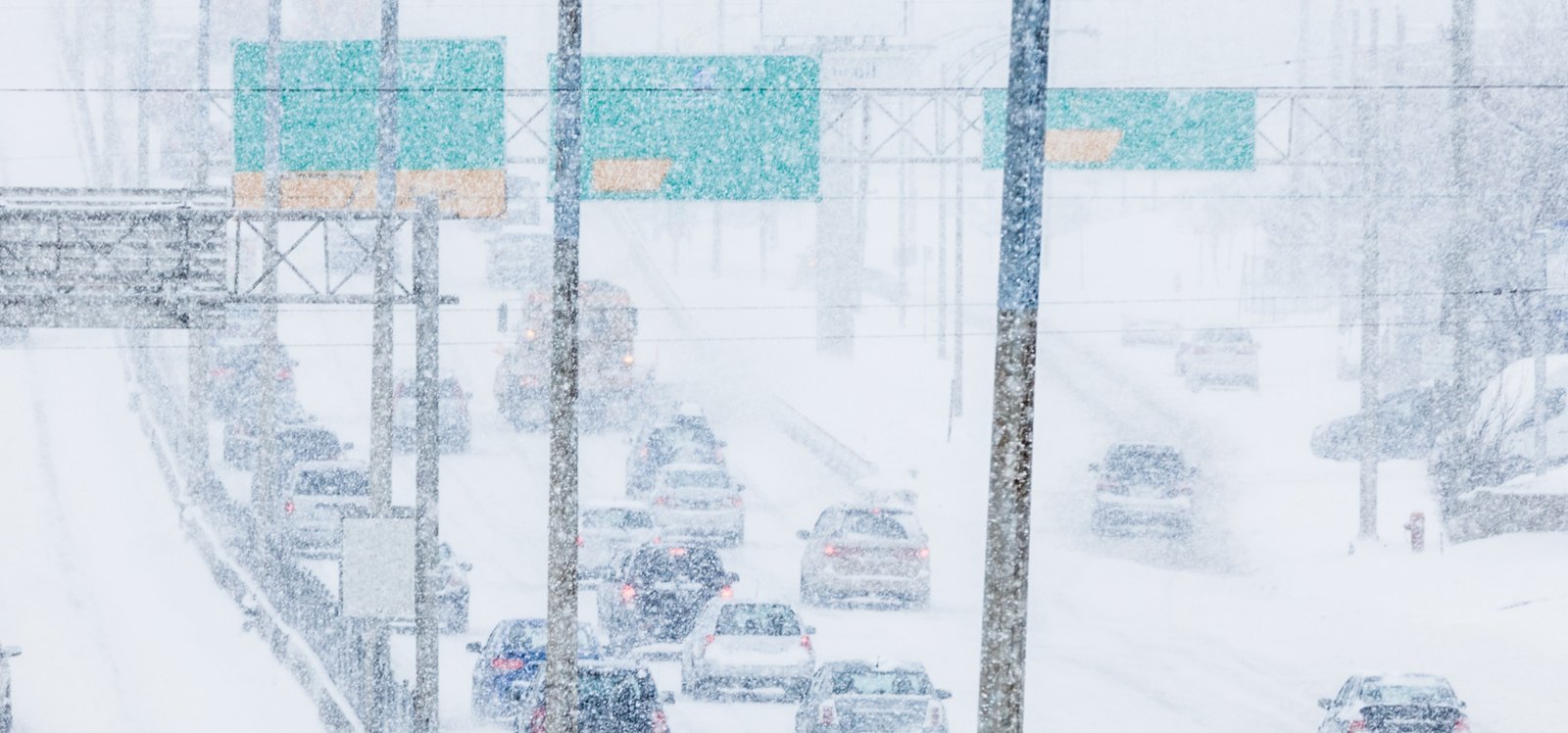 Une bonne bordée de neige va grandement compliquer les déplacements pour Noël au Québec