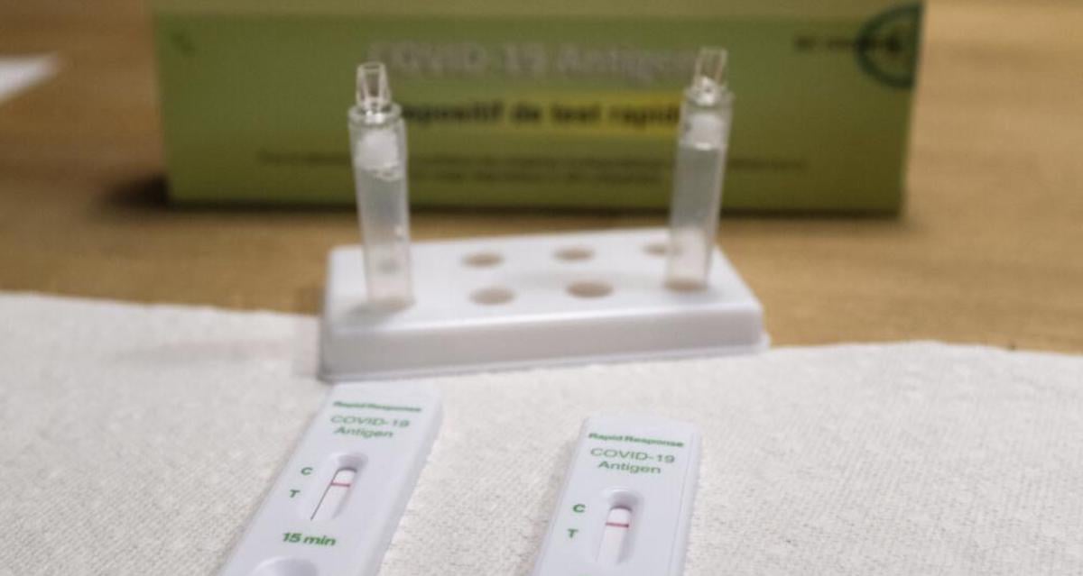 COVID-19: les tests rapides détectent Omicron BA.2 moins rapidement 