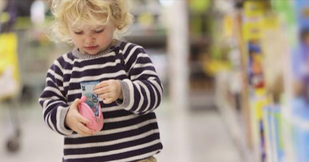 Cette mère fait payer ses enfants pour leus repas, Internet, Netflix...