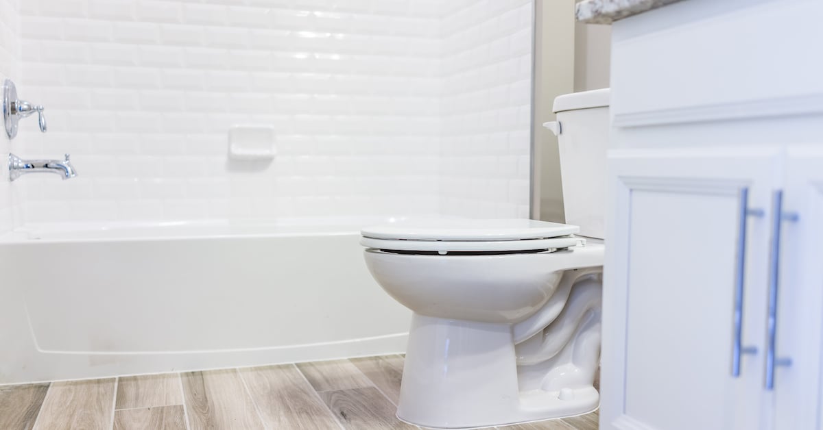 7 trucs de pro pour une salle de bain propre en permanence