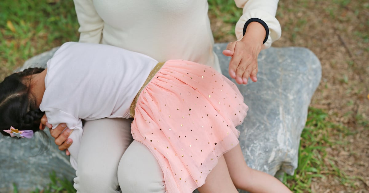 La fessée: aussi nocive pour le développement cérébral des enfants que la maltraitance