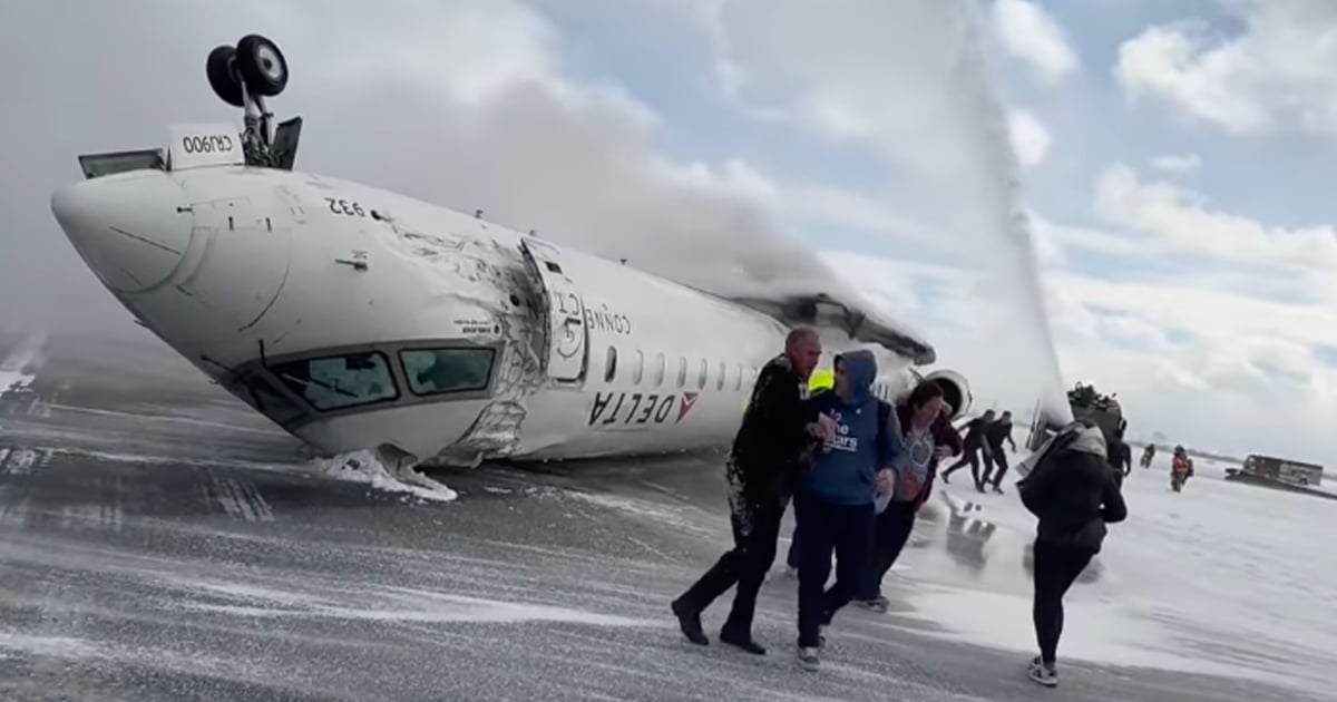 On en sait davantage sur l'avion qui a terminé sa course sur le toit à Toronto