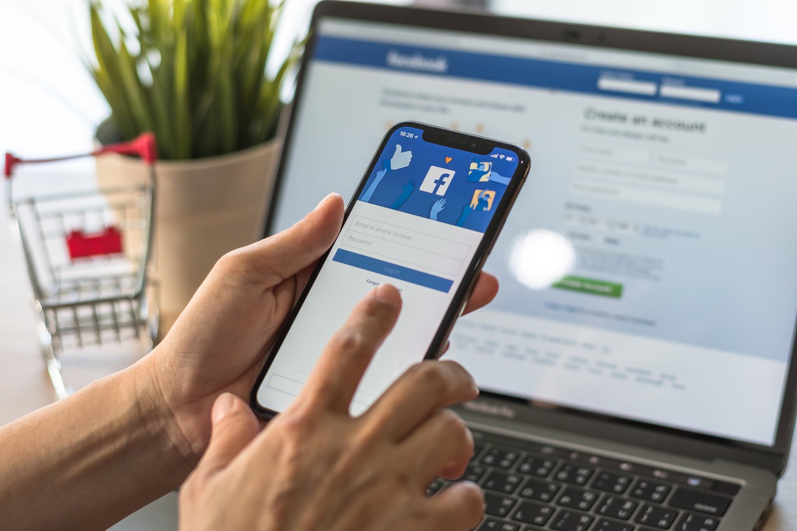 Facebook changerait de nom la semaine prochaine