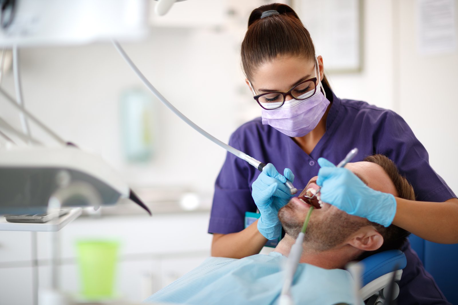 Ça va bientôt coûter moins cher chez le dentiste