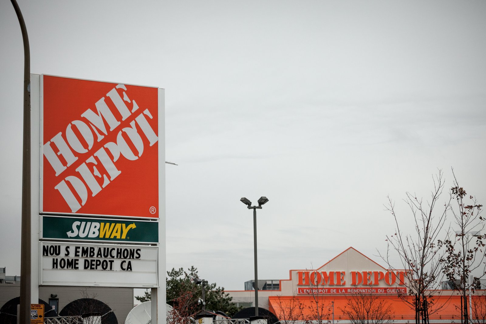 Home Dépôt consacre un milliard de dollars pour les hausses de salaire.